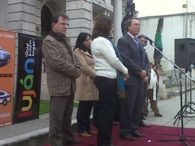 Con la presencia del Ministro Casal se realiz� la entrega de nueve patrulleros