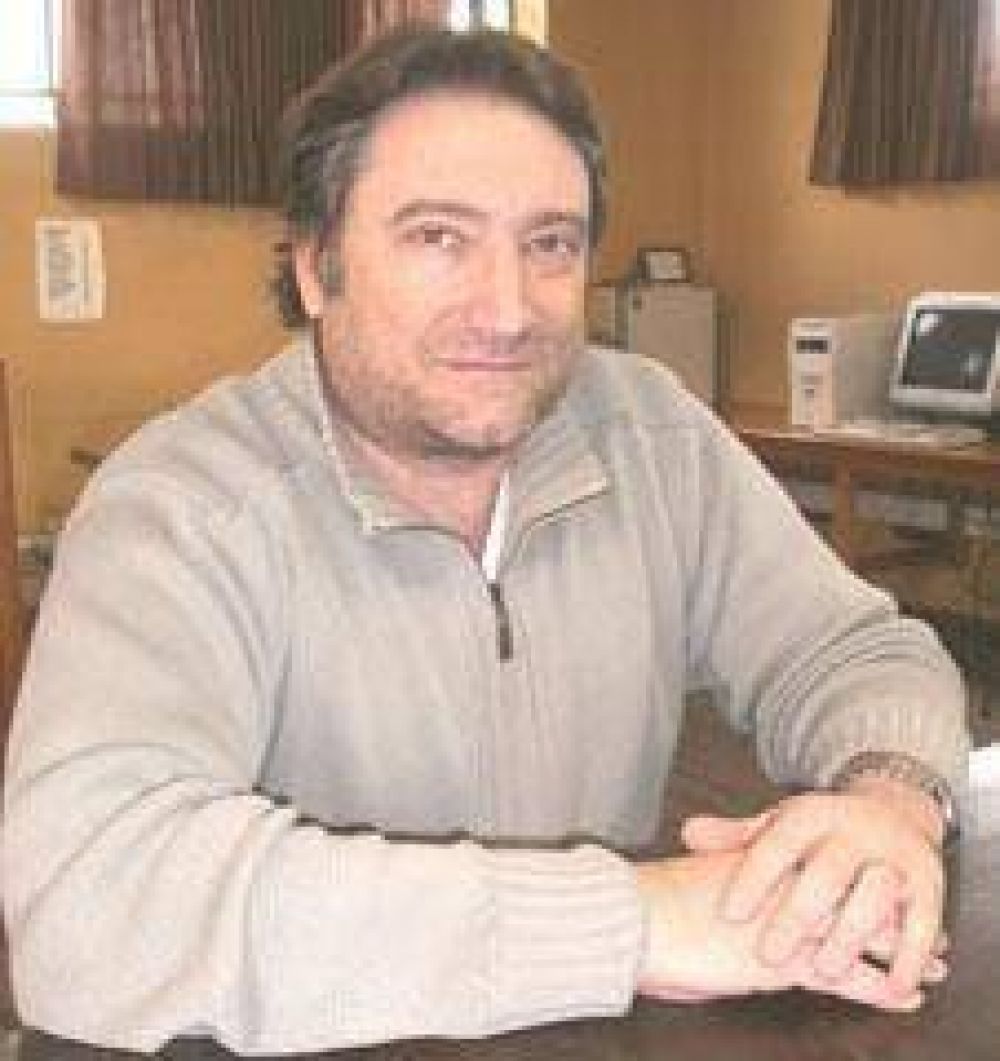 Azil toma envi�n y lanza su n�mina de candidatos