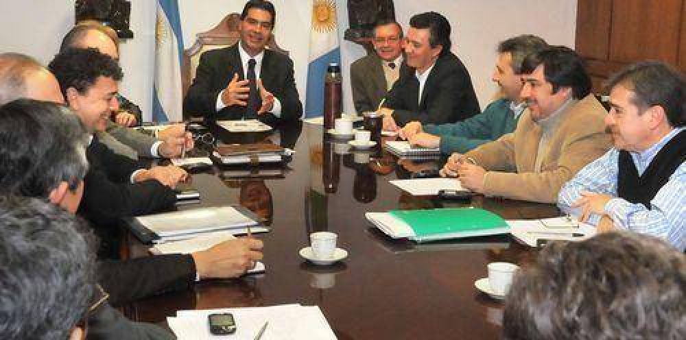 Capitanich diagrama la campa�a con candidatos a intendente