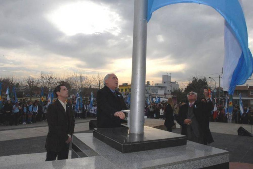 PTE. PER�N - Acto por el D�a de la Independencia