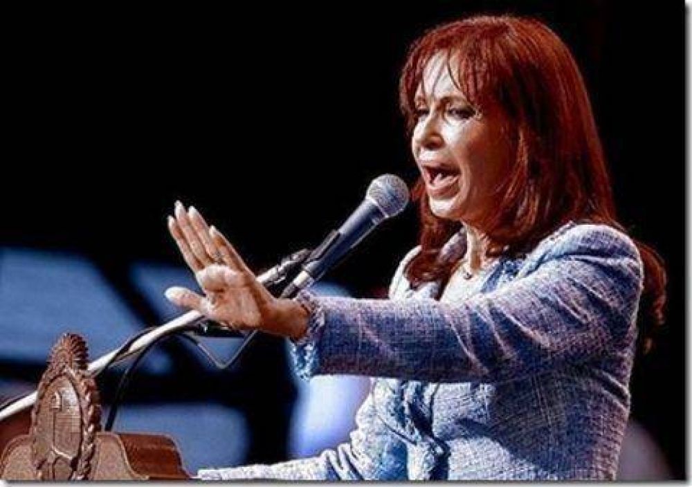 La apuesta al todo o nada de Cristina tensa la cuerda