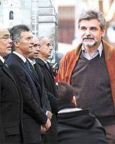 Lejos del ruido de la campa�a electoral