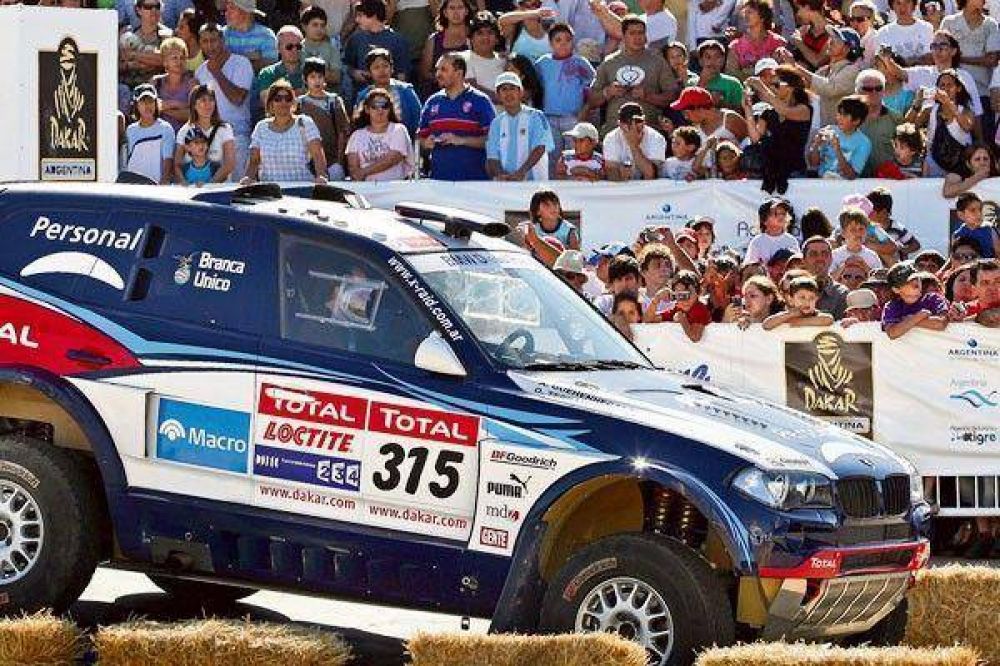 El Dakar, entre anuncios pol�ticos, silencios y un gran fervor popular