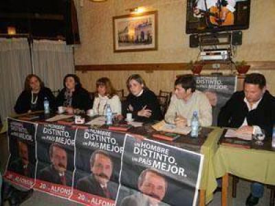 La Dra. Facal Leir�z present� lista de candidatos  Elecciones 2011