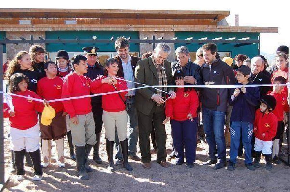 El Gobernador inaugur� este s�bado un Centro de Actividades H�picas �nico en Argentina y el mundo 
