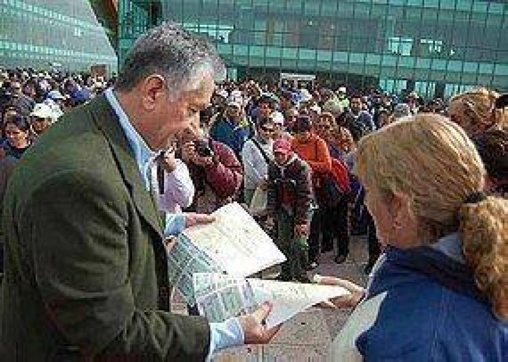 Alberto Rodr�guez Sa� homenaje� a beneficiarios de inclusi�n que trabajan en Terrazas del Portezuelo