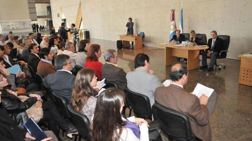 Partidos piden ampliar sus logos y nombres