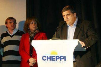 Cheppi present� su propuesta acompa�ado por el kirchnerismo m�s puro de Mar del Plata