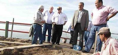 Ricardo inspeccion� la costanera en construcci�n de Itat�