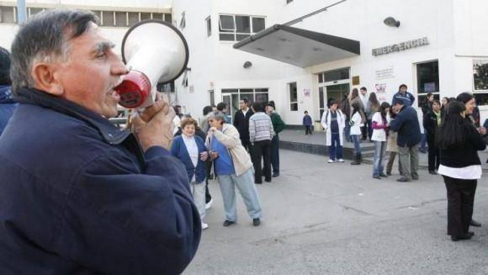Se agrava la crisis sanitaria: Solamente atienden urgencias extremas en hospitales