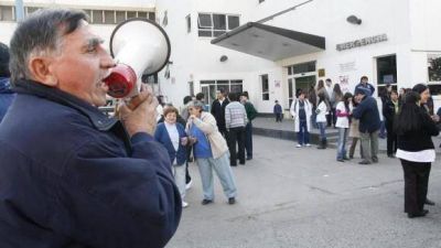 Se agrava la crisis sanitaria: Solamente atienden urgencias extremas en hospitales
