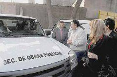 Para la comuna Beder Herrera y Quintela entregaron 70 veh�culos 