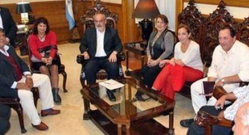 Los referentes de ECO se re�nen en Paso de la Patria