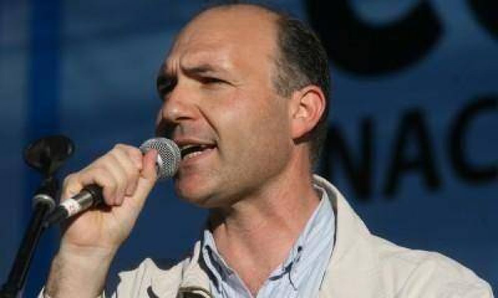 Carmona: "No es conveniente confrontar con el Gobierno nacional"