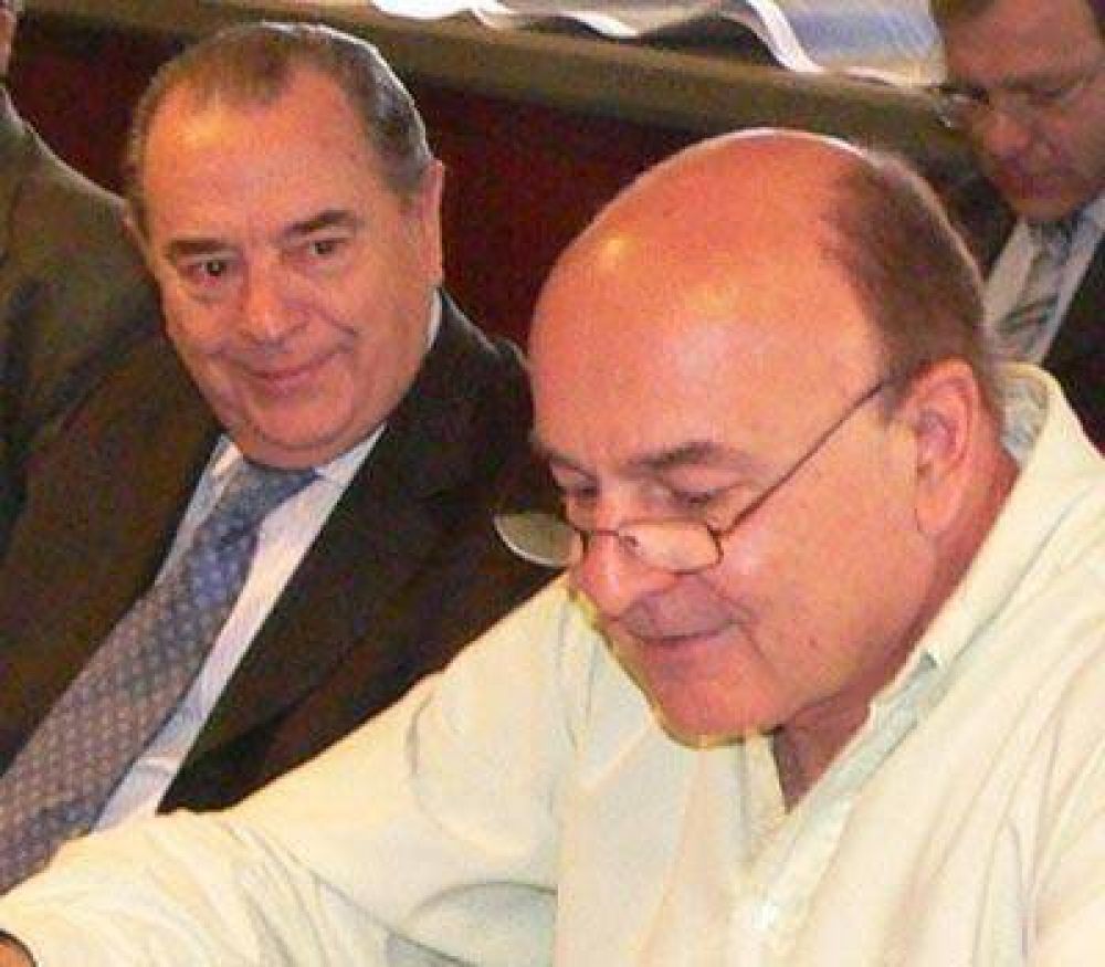 El PJ, sin salida, se alinea detr�s de la reelecci�n de Jorge