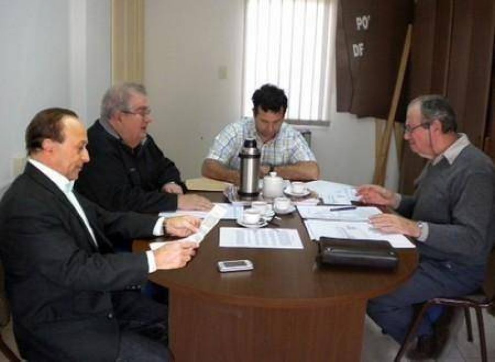 Firman acuerdo entre colegios de arquitectos y farmac�uticos