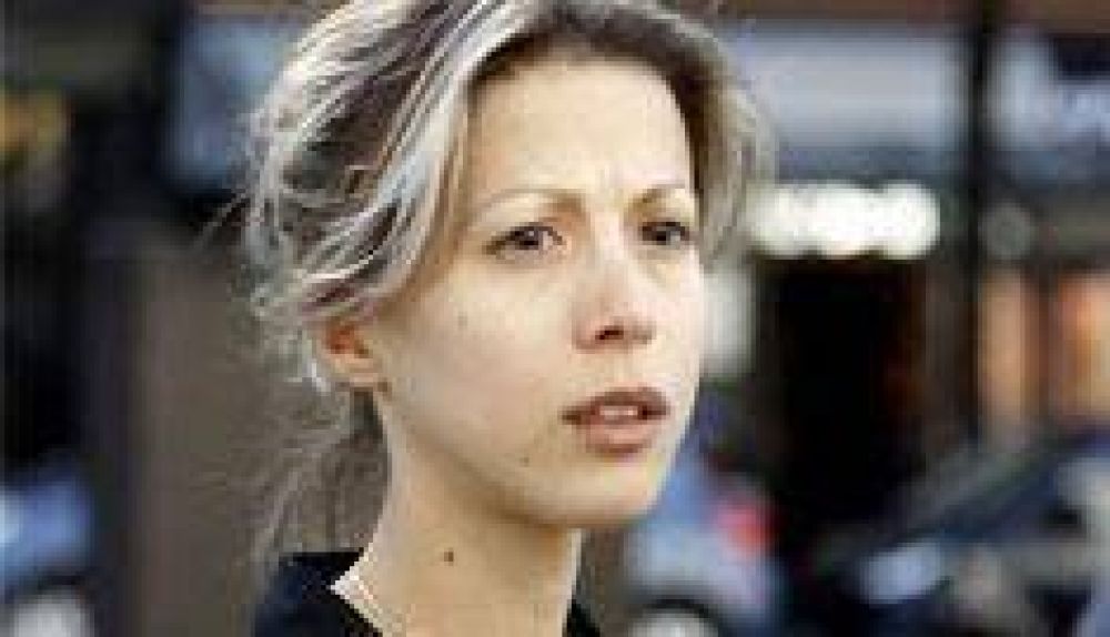 La periodista francesa que acusa de abuso a Strauss-Khan rompi� el silencio frente a las c�maras