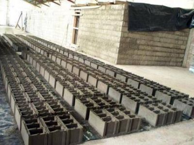 El Municipio fabrica bloques de arena volc�nica para mejorar viviendas