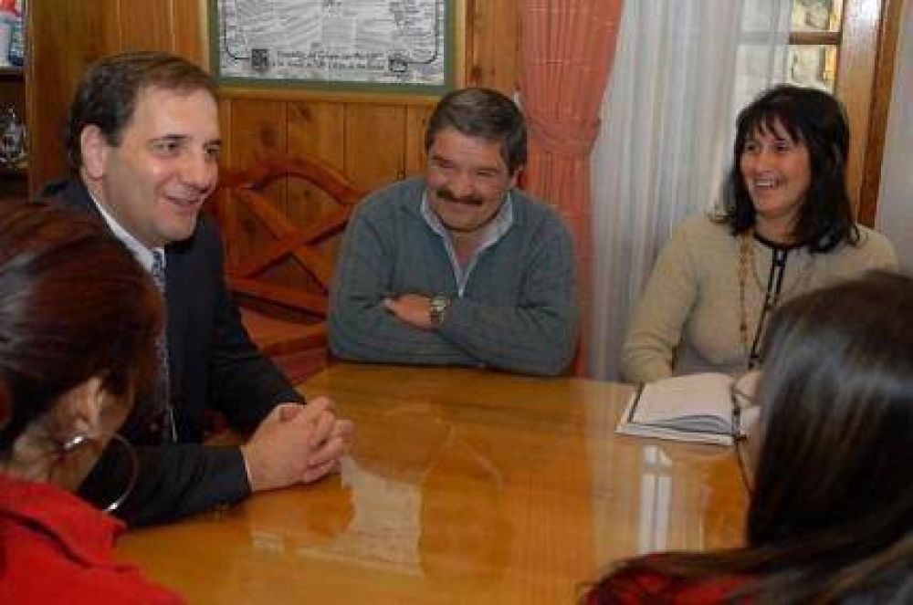 Casc�n propuso cuatro desembolsos para pagar el aguinaldo a municipales