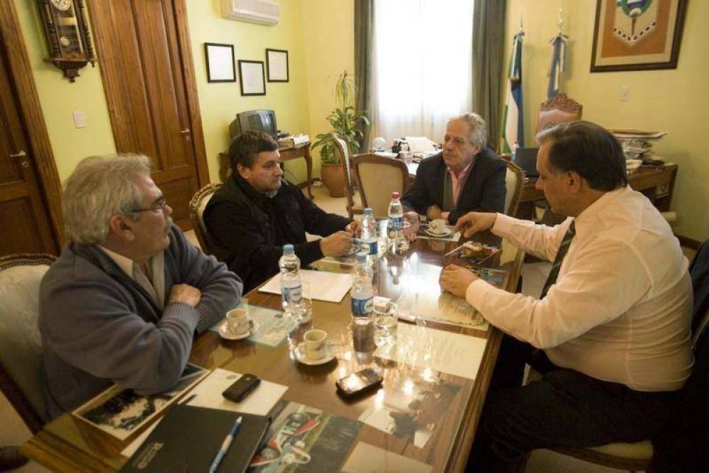 Saiz recibi� a dirigentes de Federaci�n de Productores