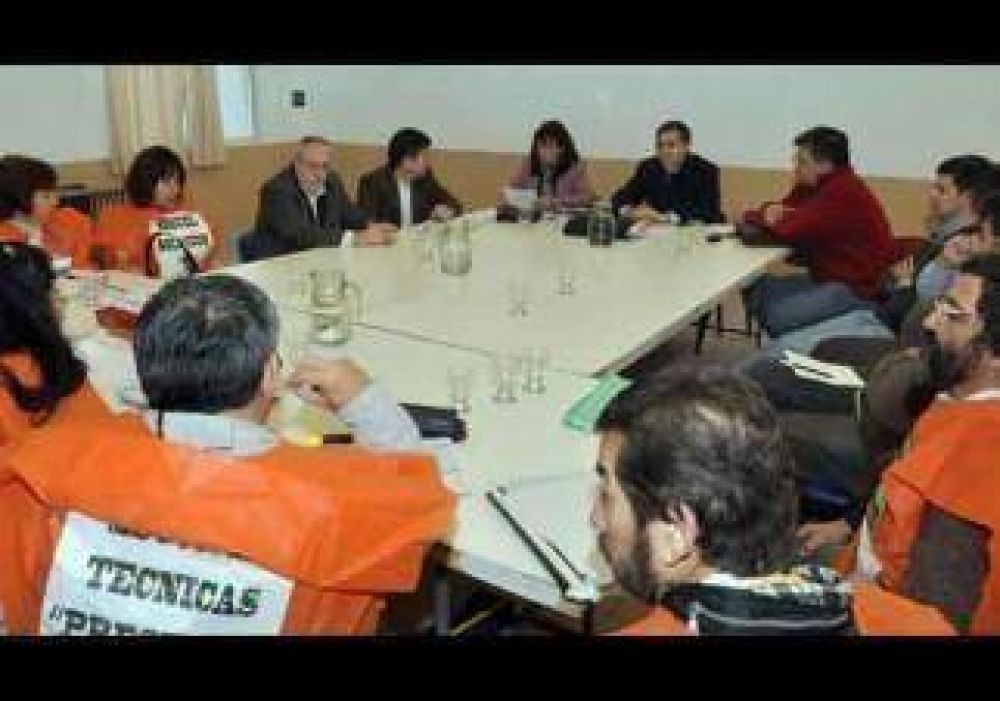M�s reclamos de padres de las escuelas t�cnicas 