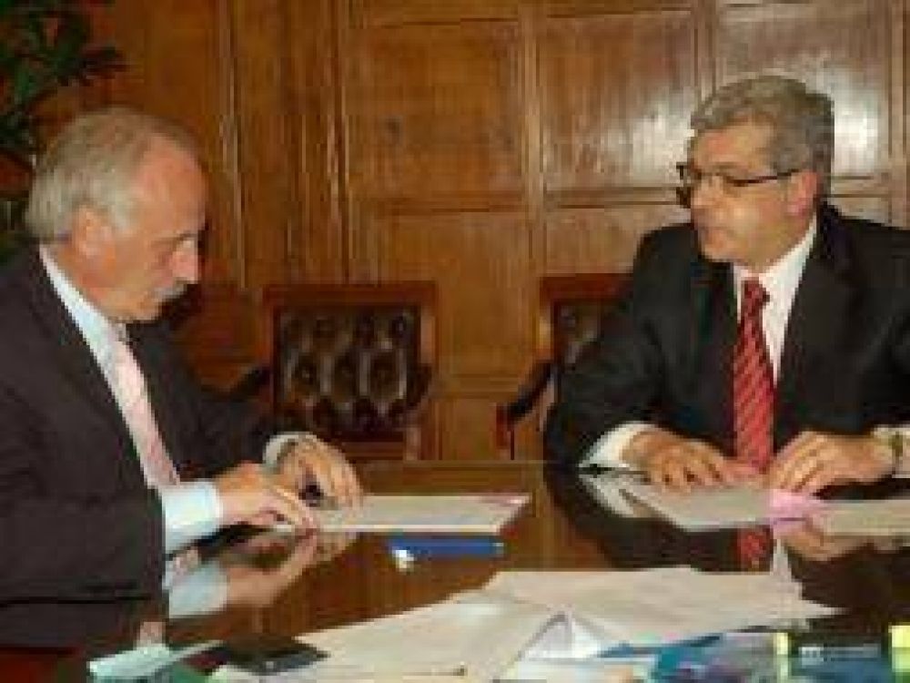 Trenque Lauquen: Intendente Feito consigui� aportes de Naci�n