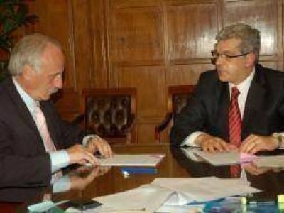 Trenque Lauquen: Intendente Feito consigui� aportes de Naci�n