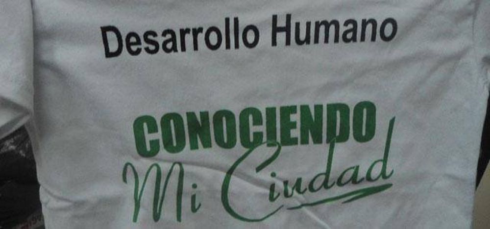 "Vamos a ense�arles a los chicos sin posibilidades la historia de las siente puntas desde el r�o" 