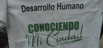 "Vamos a ense�arles a los chicos sin posibilidades la historia de las siente puntas desde el r�o" 