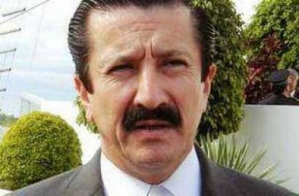 Papacito eterno: promueven su re, re, ...