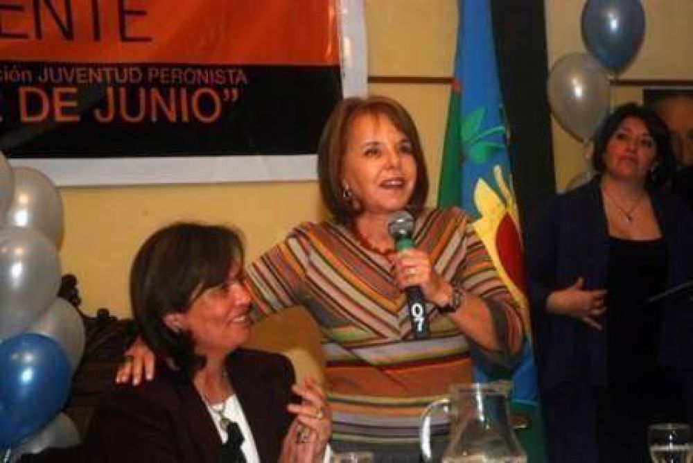 Con la presencia de Hilda �Chiche� Duhalde, Mar�a In�s Fern�ndez present� su candidatura