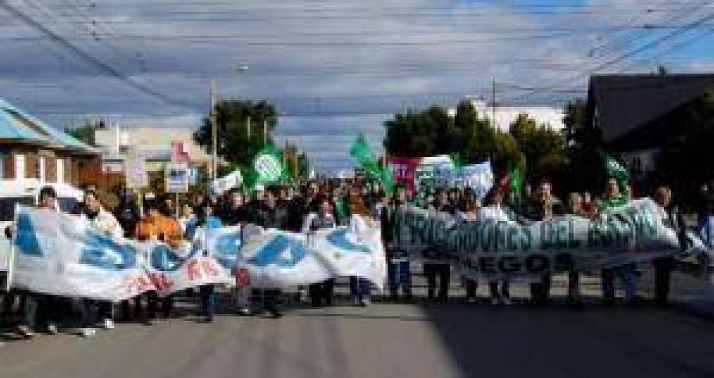 Gremios de Santa Cruz en alerta por retraso en el pago de aguinaldos