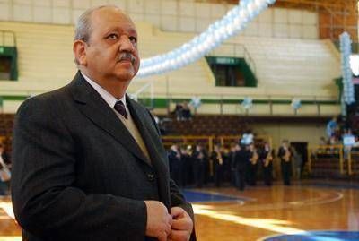 Brizuela defendi� los contratos y dijo que �l gobierna hasta diciembre