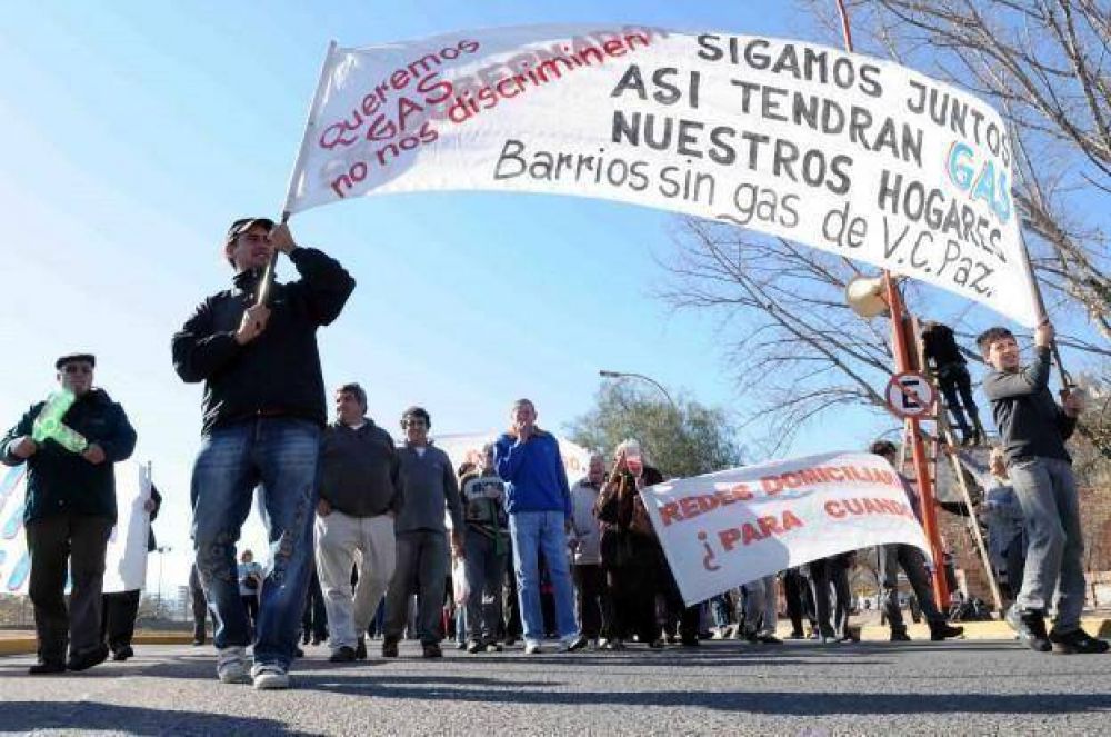 M�ltiples cruces en �pueblada� de Villa Carlos Paz por el gas natural