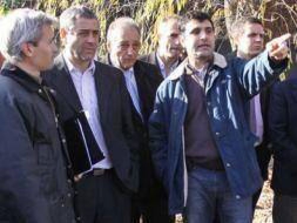 Riachuelo: Armella y Ferraresi recorrieron obras del Camino de la Ribera