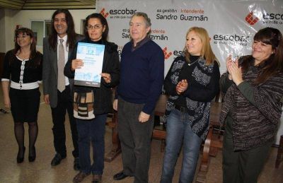 SE ENTREGARON 40 ACTAS DE AFECTACION COMO BIEN DE FAMILIA EN EL PARTIDO DE ESCOBAR
