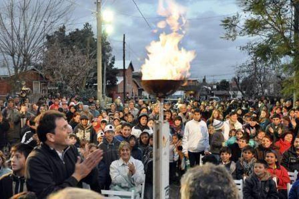 Unas 1800 familias de Benavidez ya disfrutan del gas natural  