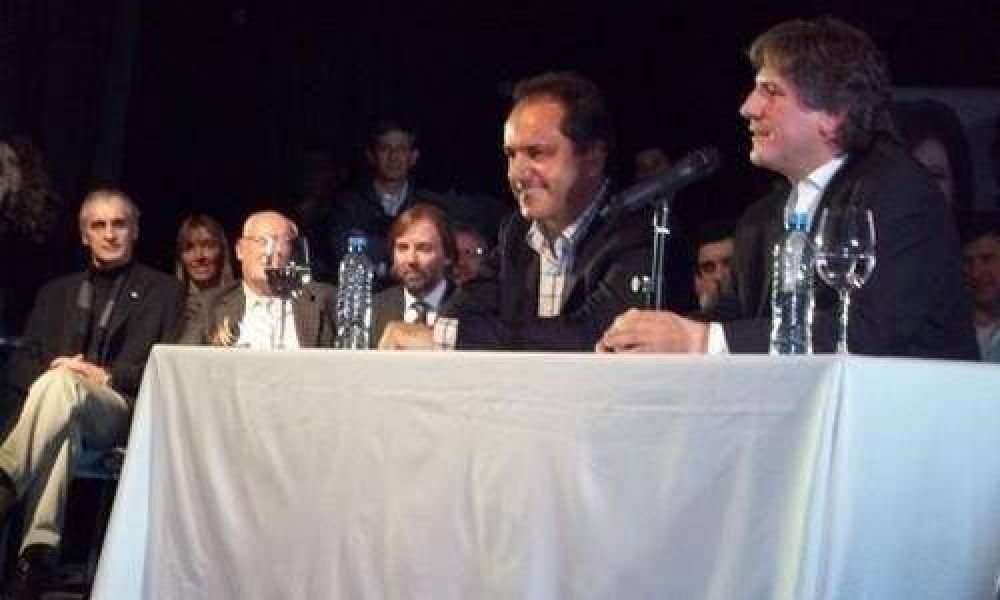 Costanzo particip� del acto de lanzamiento de campa�a del FpV de la quinta secci�n electoral