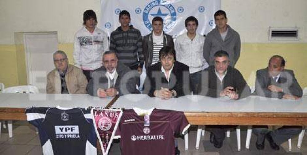Racing y Lan�s oficializaron el convenio