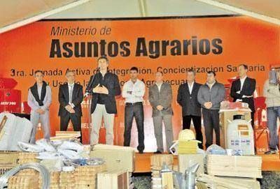 El ministro Franetovich en la ex Escuela Agrot�cnica 