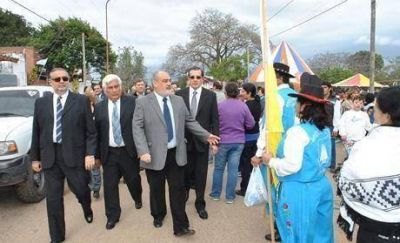 El gobernador Colombi particip� en la celebraci�n del 111� aniversario de la Coronaci�n Pontifica de la Virgen de Itat� 	