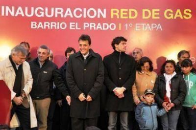 Massa destac� las obras de red de gas natural para terminar con la especulaci�n en venta de garrafas