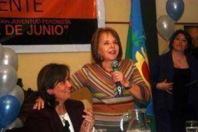 Mar�a In�s Fern�ndez present� su candidatura junto a �Chiche� Duhalde