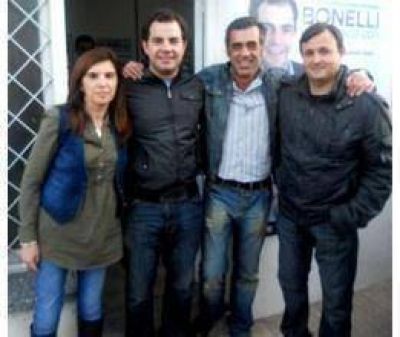 Lisandro Bonelli inaugur� su espacio en La Emilia