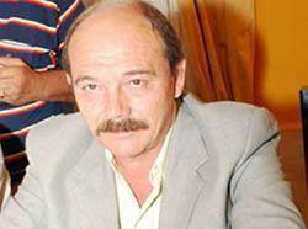 �Pasmanter demuestra ignorancia al comparar obras distintas�