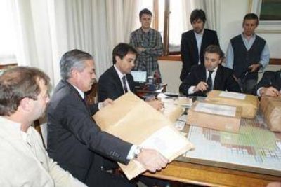 Con cuatro propuestas se licit� la obra de terminaci�n del Complejo Federaci�n 