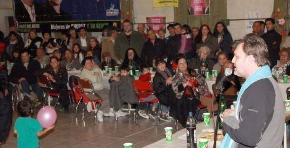 Cena en respaldo a la f�rmula �Duhalde m�s Das Neves�