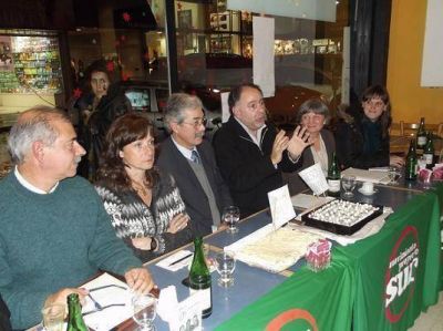 Proyecto Sur present� la candidatura de Silvio Le�n