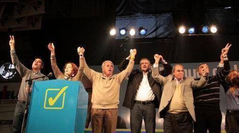 M�s foto que palabras en el acto que reuni� a De la Sota, Campana y Vigo