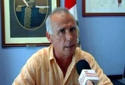 De Grandis:"Que Binner se quede tranquilo, no recibir� agresiones y podr� dar su discurso"